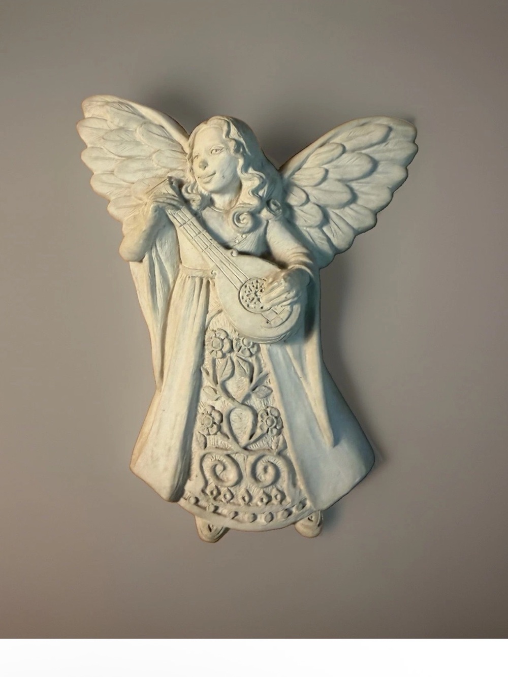 1997 Carruth Studios Angel Playing Lute Mandolin Cast Stone Wall Plaque Guitar